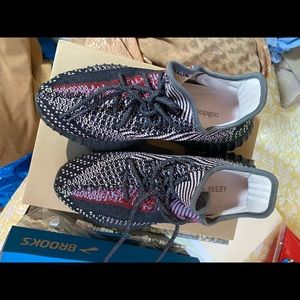 Yeezy Boost 350 v2 Yecheil